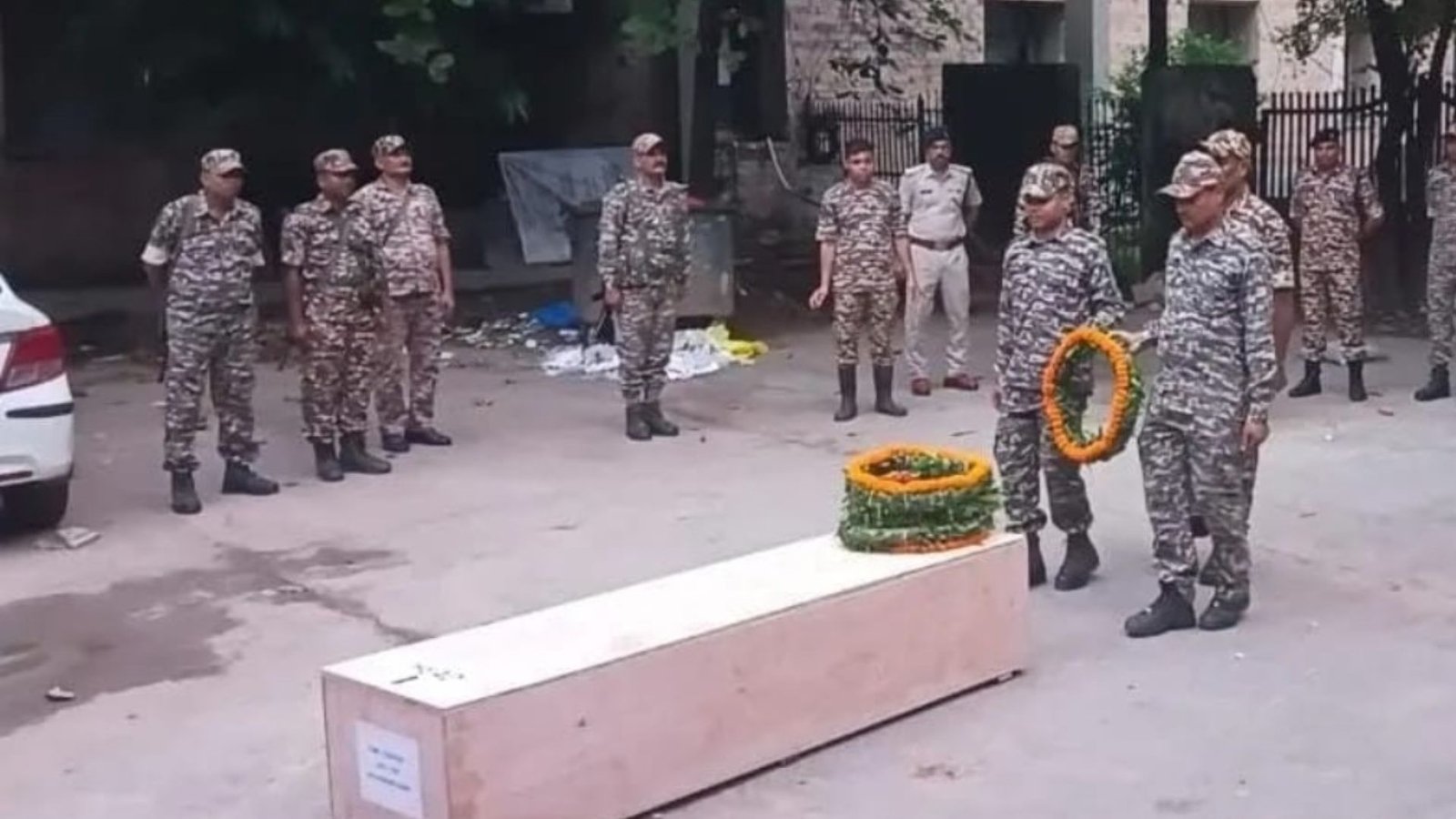 Bilaspur News : ड्यूटी के बाद गायब हुए आरक्षक की मौत, केंद्रीय विद्यालय के पास पेड़ पर मिला शव