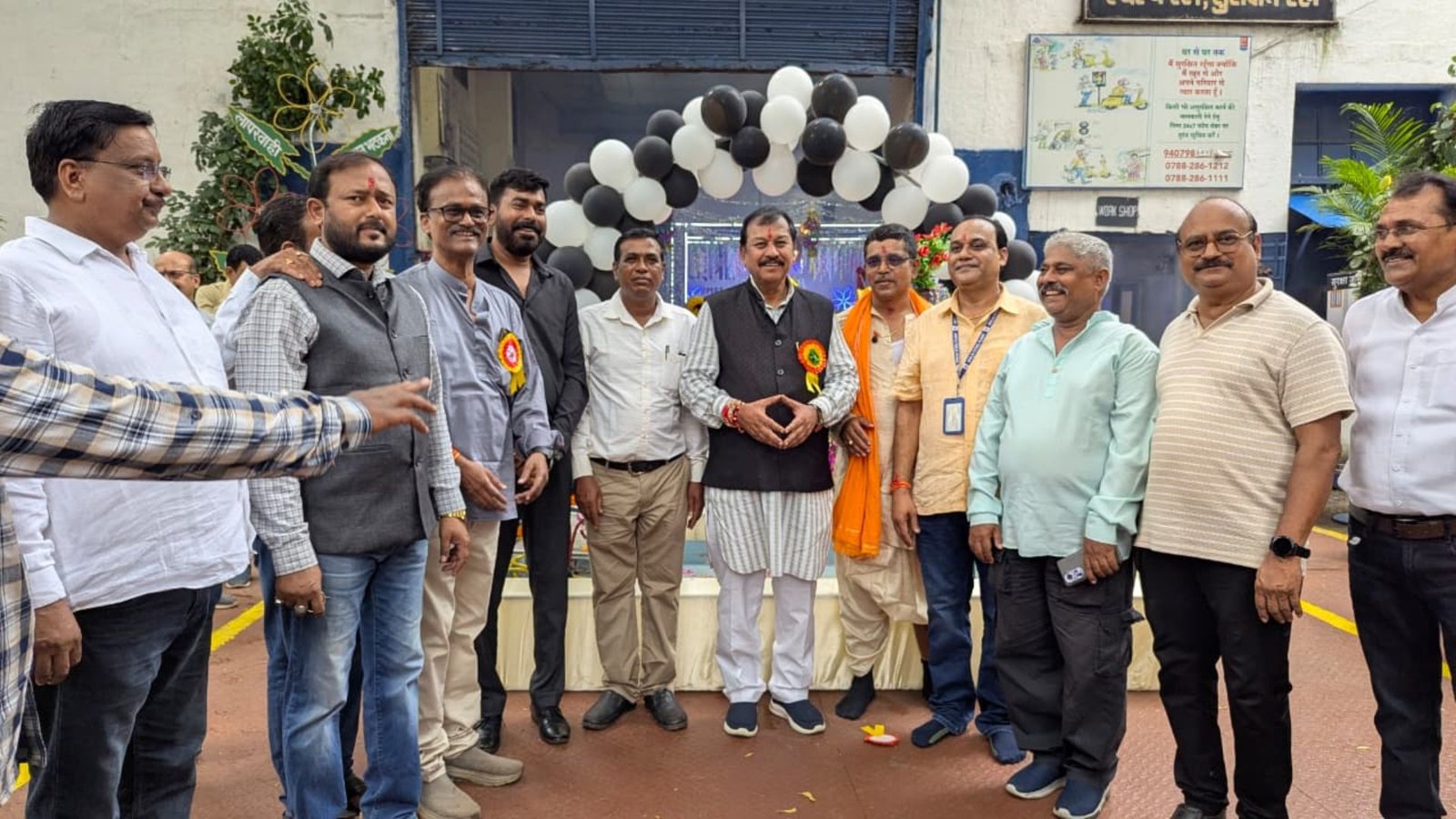 Durg News: विश्वकर्मा जयंती पर महिलाओं को साड़ी वितरण, बीएसपी की सुख-समृद्धि की कामना