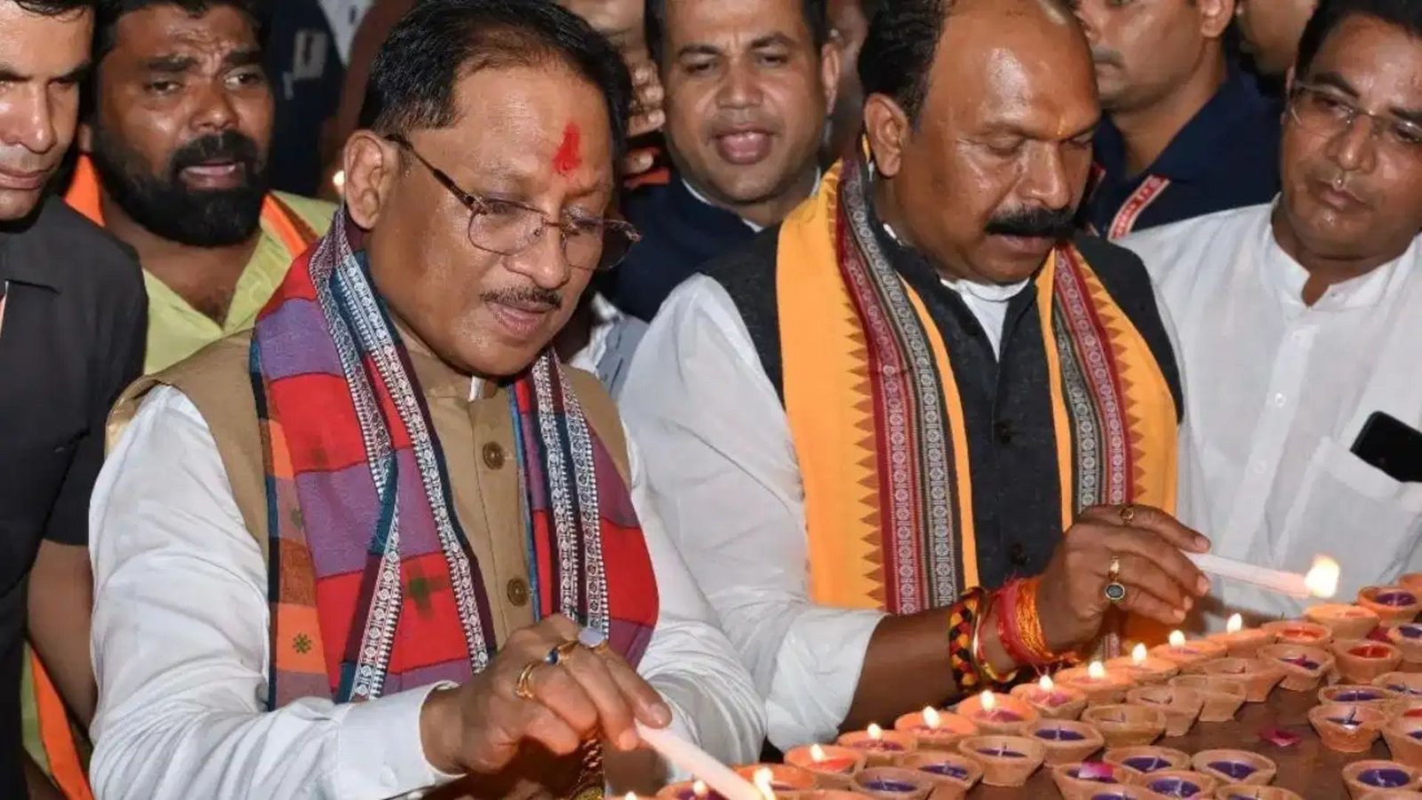 छत्तीसगढ़ में ‘आशीर्वाद के दीये’ कार्यक्रम: 1.50 करोड़ से अधिक दीपों से जगमगाया प्रदेश, सीएम विष्णुदेव साय ने PM मोदी के सेवा समर्पण को सराहा