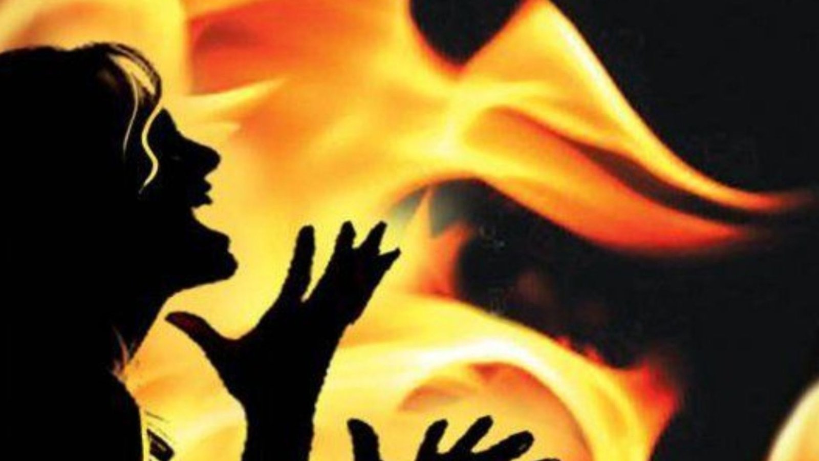 Raipur News: छेड़छाड़ के विरोध से नाराज युवक ने युवती पर पेट्रोल डालकर लगाई आग, पुलिस ने दर्ज किया केस