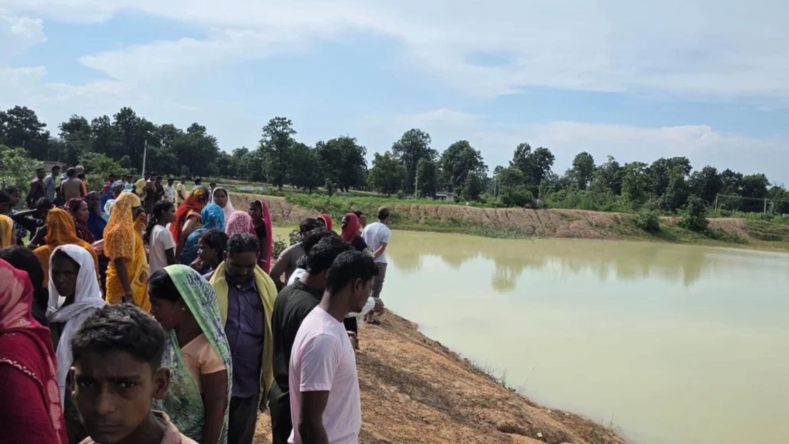 Korba News: कपड़े और चप्पल तालाब किनारे मिले, तलाश के बाद तीनों बच्चियों के शव बरामद
