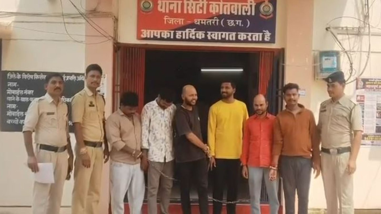 Dhamtari News : जुआरियों पर पुलिस का शिकंजा, मकान में चल रही जुए की महफिल का किया भंडाफोड़