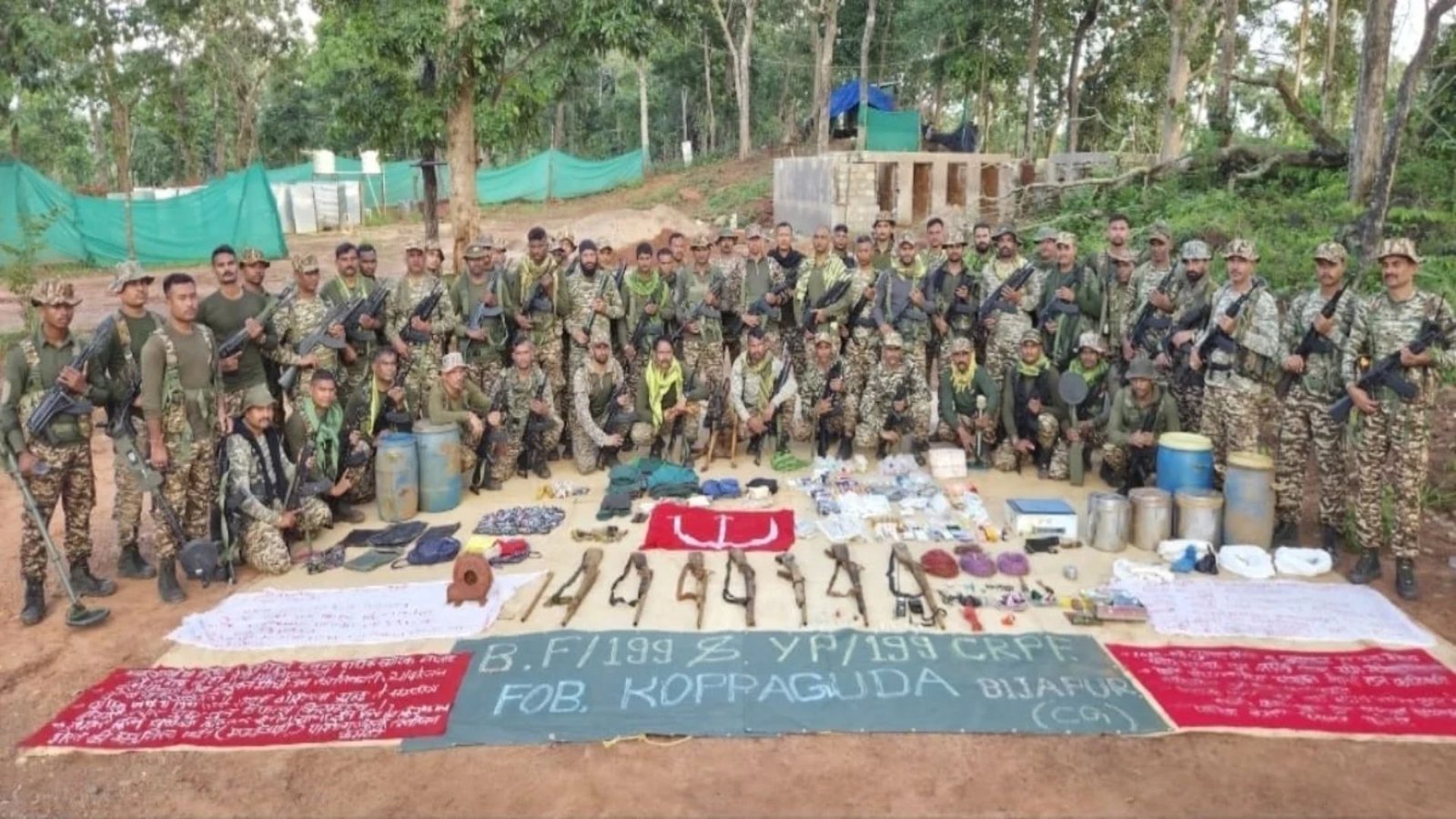 Bijapur News : 199वीं वाहिनी CRPF का बड़ा ऑपरेशन, 14 नक्सल डंप से 99 प्रकार की सामग्री बरामद