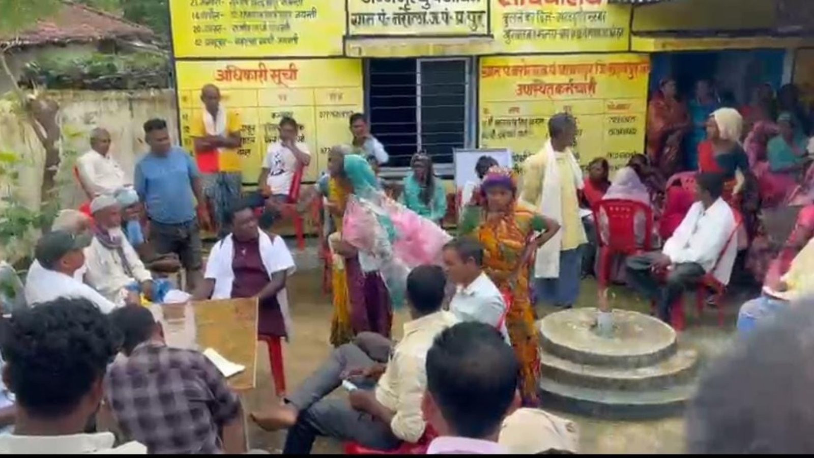 Pratappur News : नरोला राशन मामले में कार्रवाई नहीं होने पर ग्रामीणों ने दी आंदोलन की चेतावनी