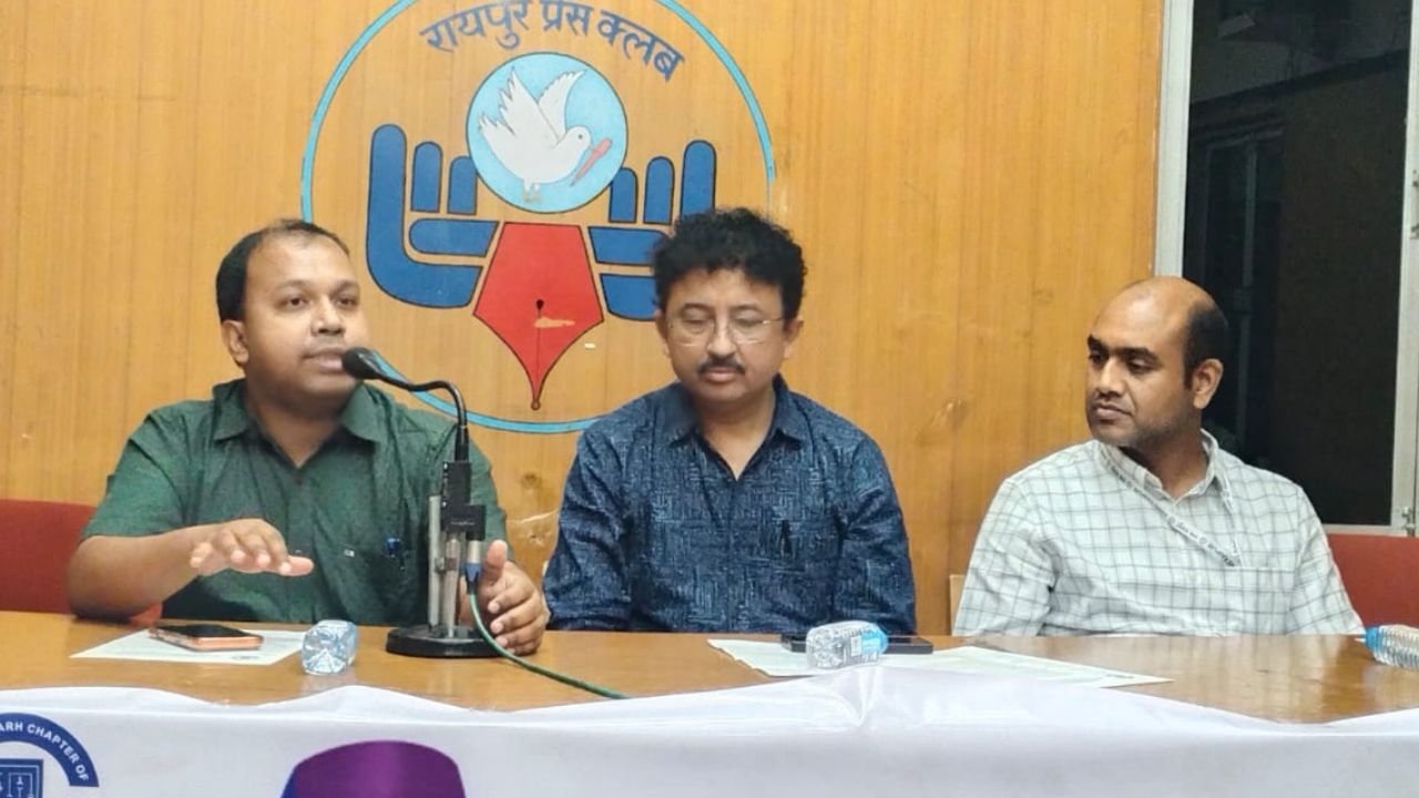 World Arthritis Day 2026: गठिया के लक्षणों को नजरअंदाज न करें, समय पर इलाज से जोड़ों को स्थायी नुकसान से बचाने में मिल सकती है मदद