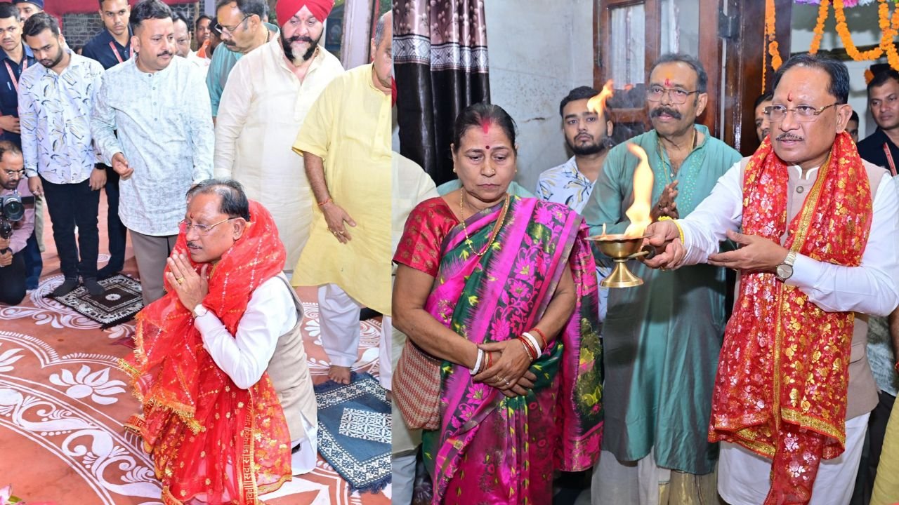 CG News: CM विष्णु देव साय ने कालीबाड़ी मंदिर में की मां काली और मां दुर्गा की पूजा-अर्चना, प्रदेशवासियों की सुख-समृद्धि की कामना
