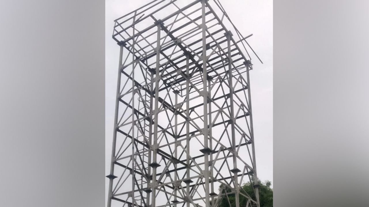 Balrampur News: विधायक के गृह क्षेत्र में अधूरा नल-जल सोलर पंप, ग्रामीणों को पानी का इंतजार, निर्माण और निगरानी पर उठे सवाल