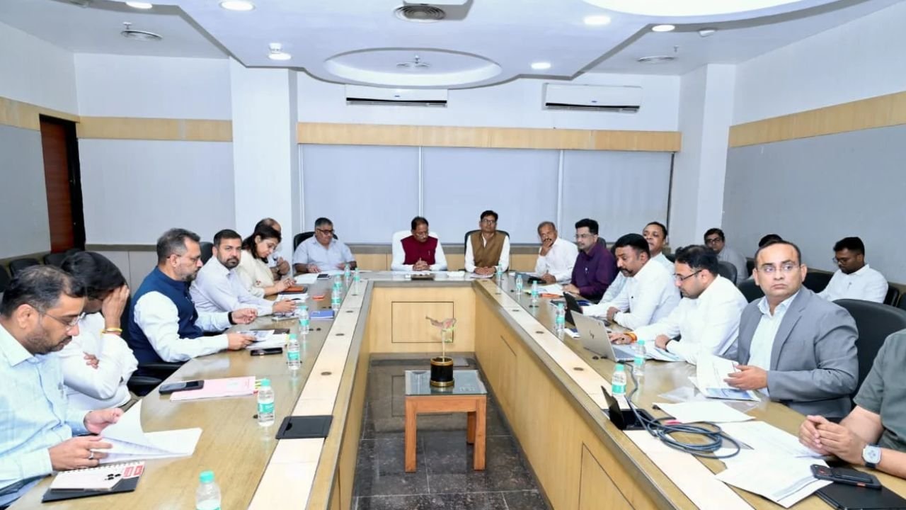CG News: छत्तीसगढ़ में पर्यटन विकास का बड़ा प्लान: 500 करोड़ की मिशन निधि प्रस्तावित, पर्यटकों की संख्या दोगुनी करने का लक्ष्य