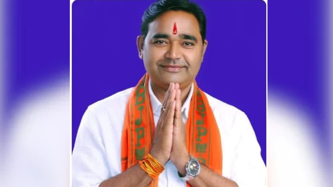 Durg News: वोट चोरी के आरोपों पर भाजपा नेता लक्ष्मीनारायण साहू का कांग्रेस पर निशाना, बोले- BLO को चोर बताना उनका अपमान