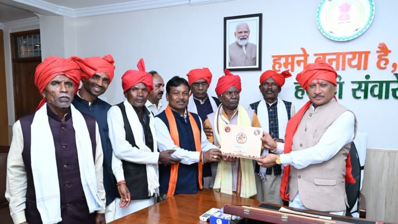 Bastar Dussehra 2026: मुख्यमंत्री विष्णुदेव साय को बस्तर दशहरा में शामिल होने का न्योता, 75 दिनों तक चलता है विश्व प्रसिद्ध पर्व