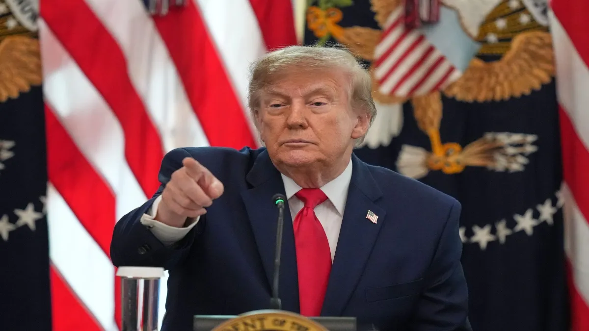 Iran-US Conflict: ट्रंप की नई सैन्य कार्रवाई की धमकी, ईरान ने दी खाड़ी की इंटरनेट केबल काटने की चेतावनी