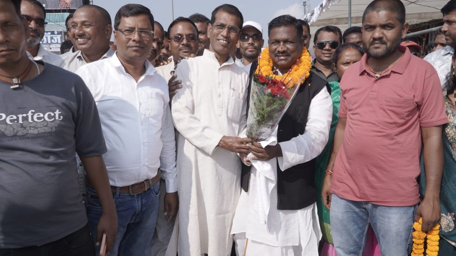 Balrampur News: निष्कासन के बाद भी जारी राजनीतिक सक्रियता, जन्मदिन समारोह में बृहस्पति सिंह ने दिखाई ताकत