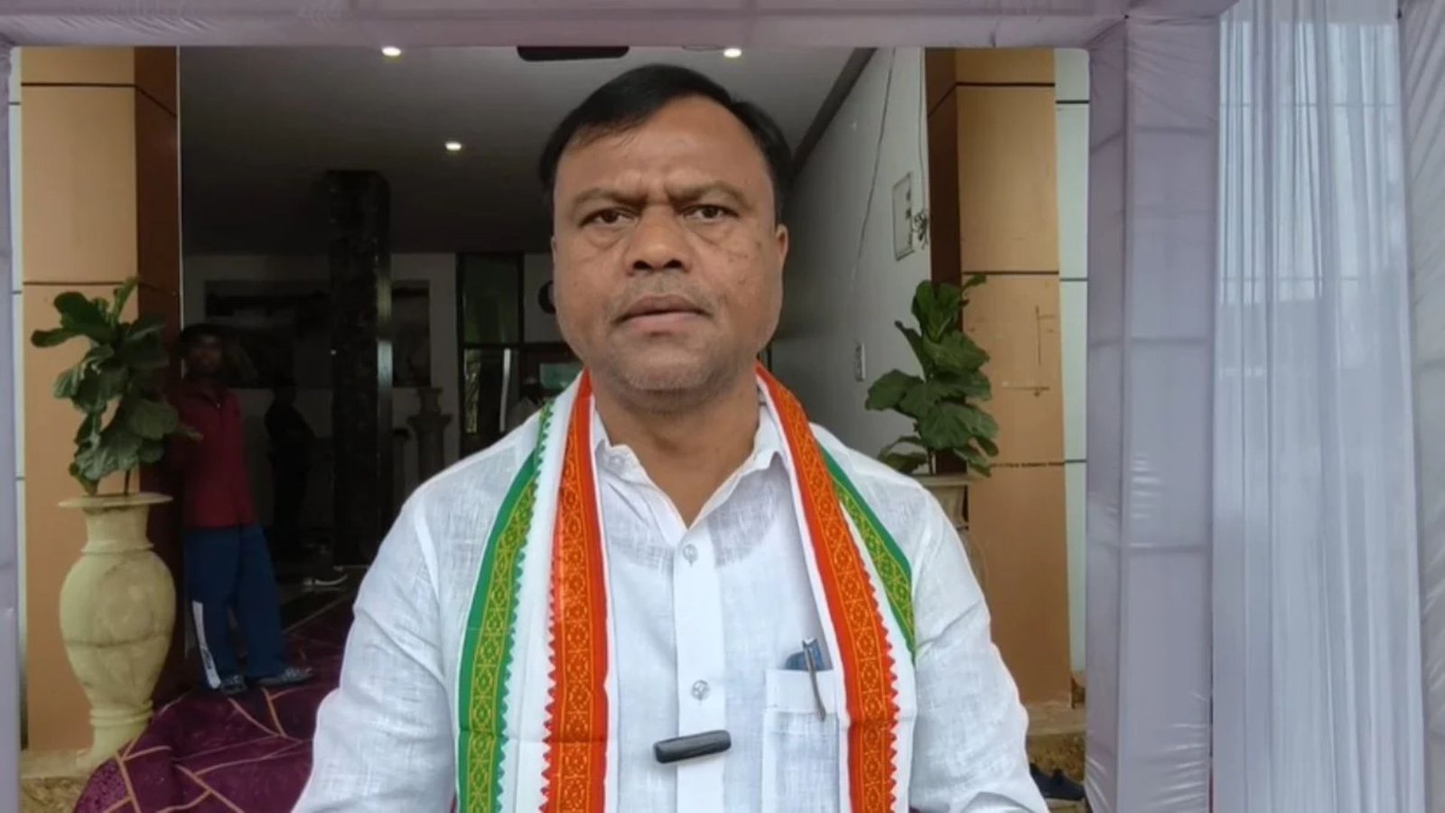 Raipur News: दीपक बैज ने भाजपा सरकार पर लगाए लोकतंत्र और संविधान को कमजोर करने के आरोप, रेल मंत्री के दौरे को बताया फिजूलखर्ची