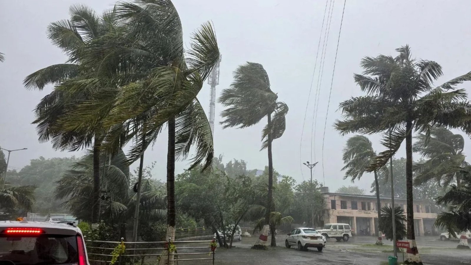 Cyclone Arnab Update : छत्तीसगढ़ समेत 7 राज्यों में भारी बारिश का अलर्ट, 60-70 किमी प्रति घंटे की रफ्तार से चलेंगी हवाएं