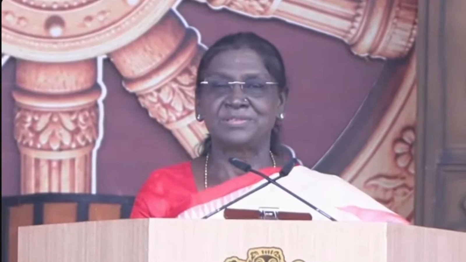 Bastar Latest News: राष्ट्रपति द्रौपदी मुर्मू ने मुरिया दरबार में कहा- मैं मांझी की बेटी हूं, इस परंपरा को कभी बंद नहीं करें
