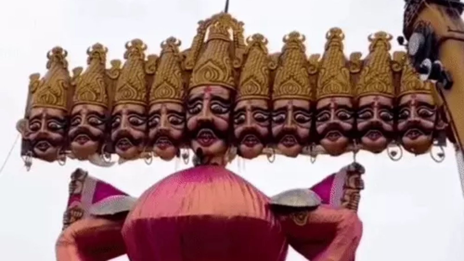 Chhattisgarh Latest News: रायपुर में 101 और बिलासपुर में 71 फीट ऊंचा रावण जलेगा, दुर्ग-रायगढ़-अंबिकापुर में भी दशहरे की तैयारियां पूरी