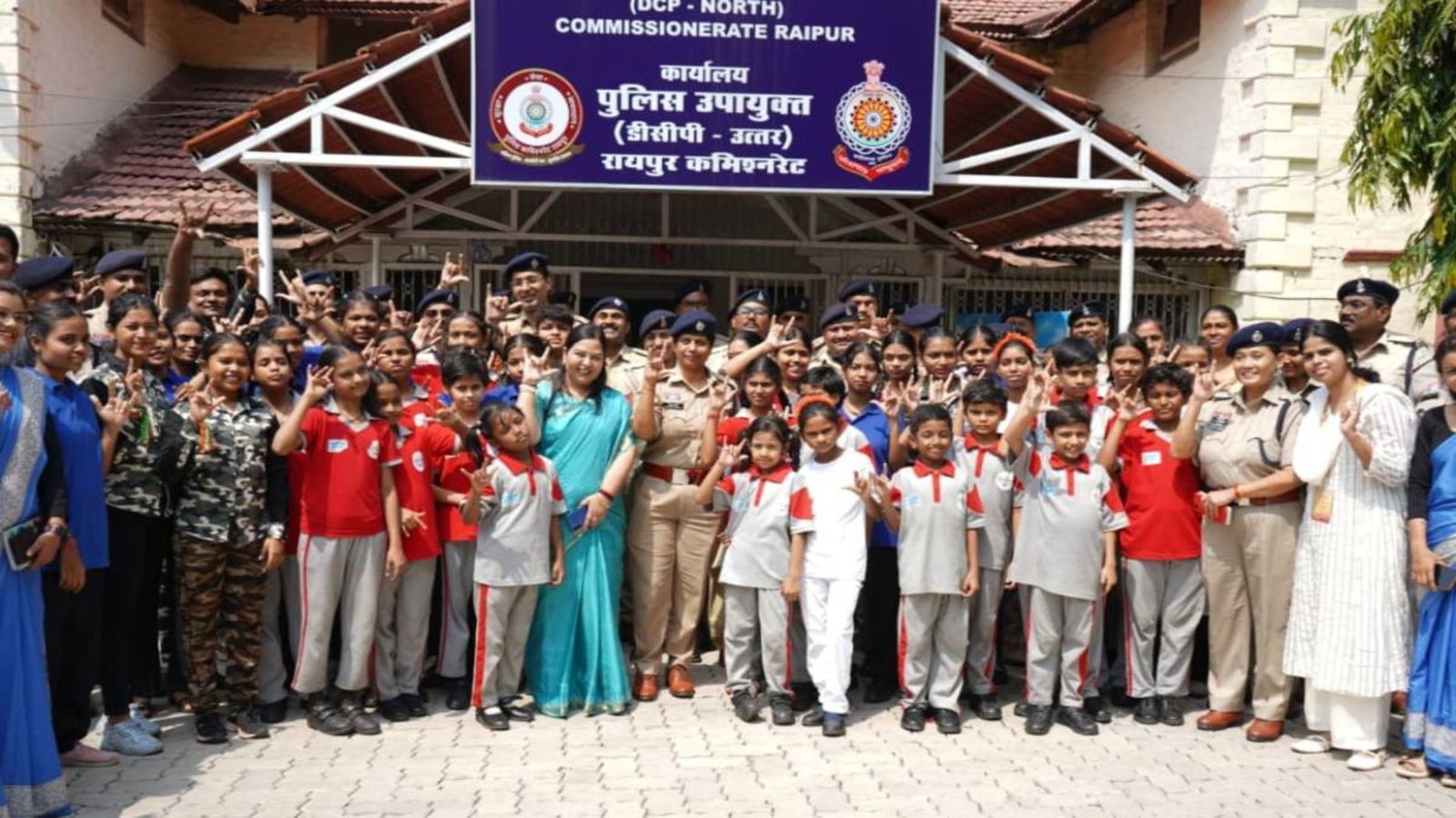 Raipur News: पुलिस ने समझी संकेतों की भाषा, बच्चों के हुनर को भी दिया प्रोत्साहन और रोजगार से जोड़ने की पहल