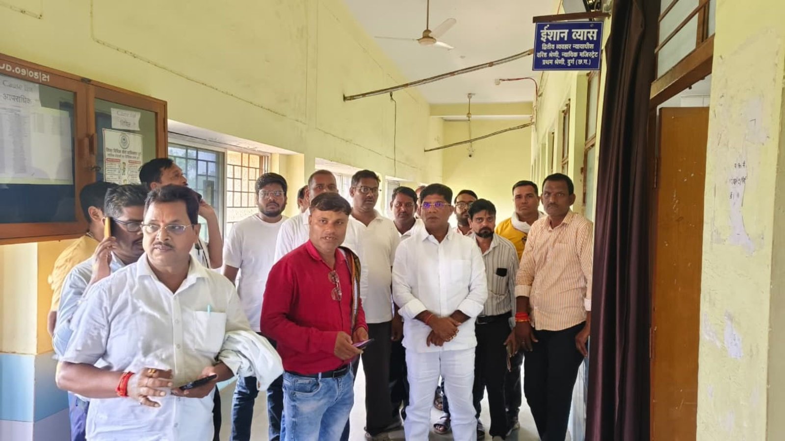 Durg News: उतई आंदोलन मामले में न्यायालय ने 9 कांग्रेस नेताओं को दी राहत, राकेश ठाकुर बोले- बच्ची को न्याय और कानून-व्यवस्था के लिए उठाई थी आवाज