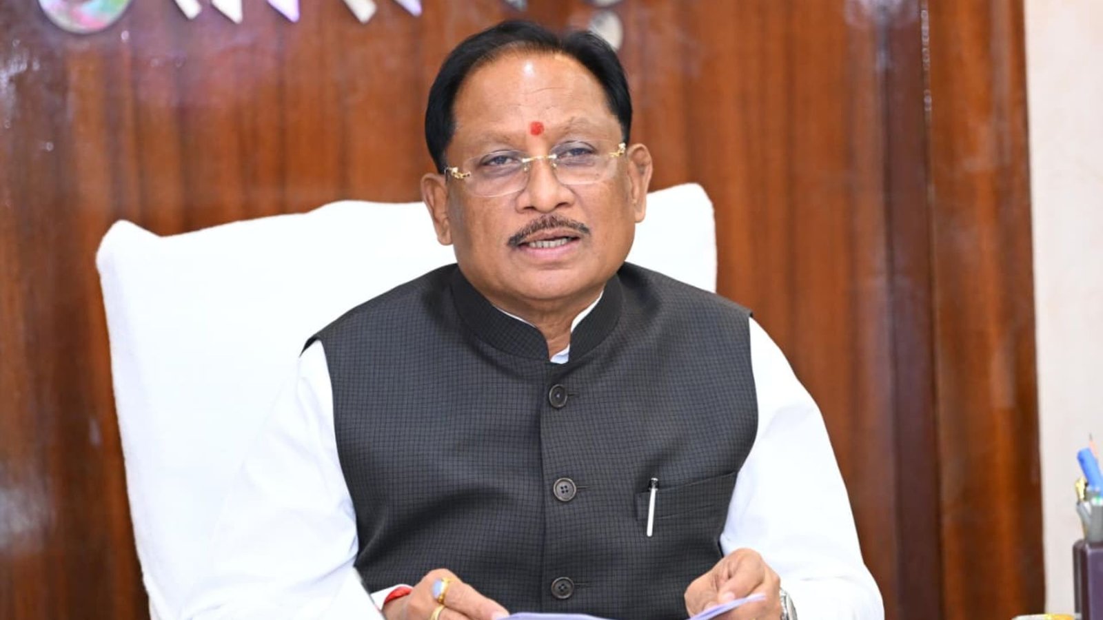 Chhattisgarh Latest News: स्वर्गीय लरंग साय की प्रतिमा का CM विष्णु देव साय ने किया वर्चुअल अनावरण, जिले को ₹202.65 करोड़ के विकास कार्यों की सौगात