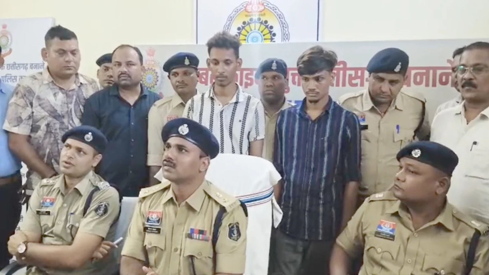 Balod News: बालोद में युवती पर एसिड अटैक मामले में बड़ी कार्रवाई, आरोपी के मेमोरेण्डम पर एसिड और कपड़े जब्त