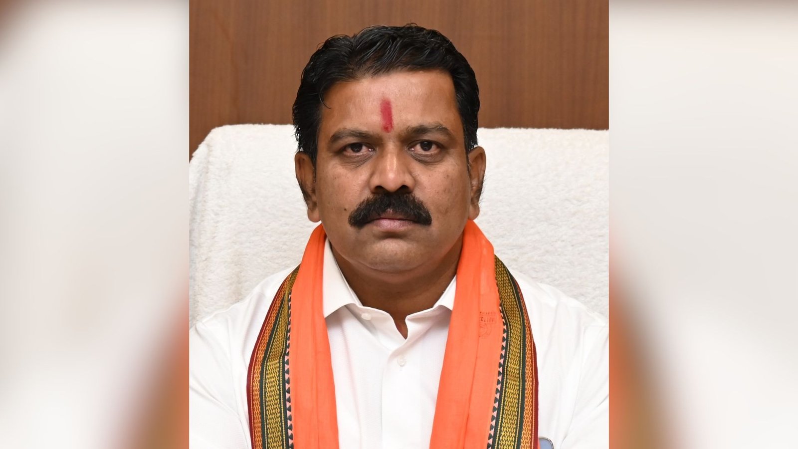 Chhattisgarh Latest News: बैगा परिवारों को आवास दिलाने के नाम पर रकम लेने का आरोप, चिल्फी और तरेगांव जंगल थाने में दो मामले दर्ज