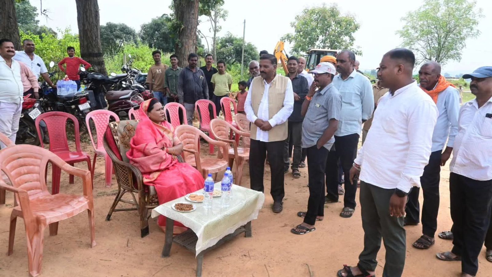Surajpur News: धान खरीदी से पहले सक्रिय हुईं विधायक शकुन्तला सिंह पोर्ते, किसानों को स्थानीय केंद्र पर सुविधा दिलाने पर जोर
