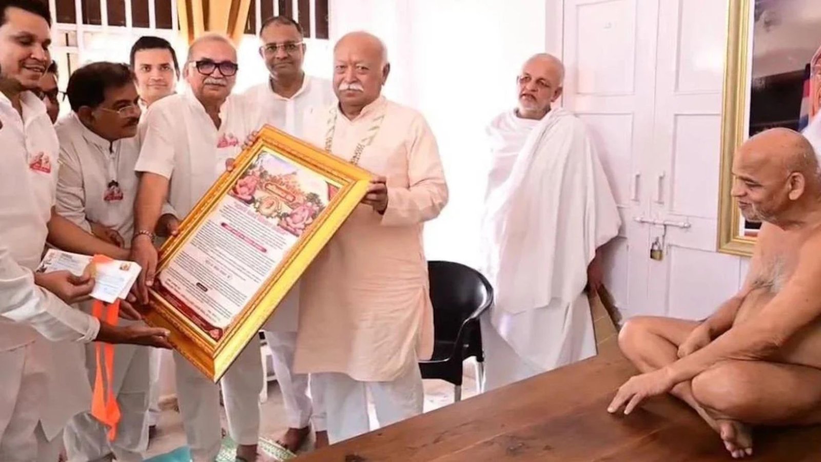 Rajnandgaon Latest News: RSS प्रमुख मोहन भागवत को मिला ‘महाकवि आचार्य विद्यासागर अलंकरण-2026’, डोंगरगढ़ की समिति ने किया सम्मानित